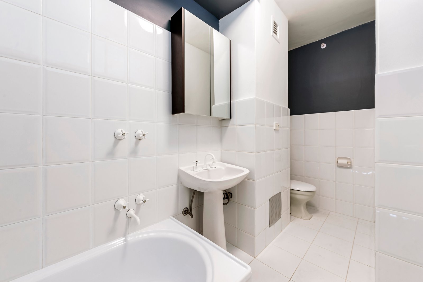 Gallery: 1H/12 Marine Parade