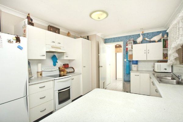 2-2 Proserpine Close ASHTONFIELD 6