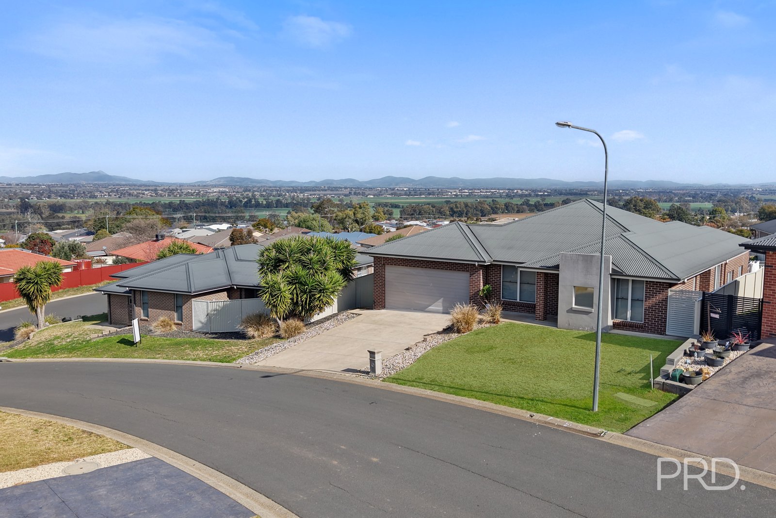 2 & 2A Kaputar Close TAMWORTH 21