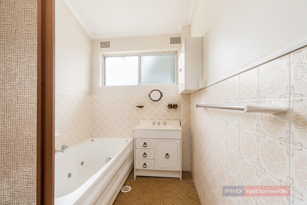 2 / 31 Neptune Street REVESBY 5