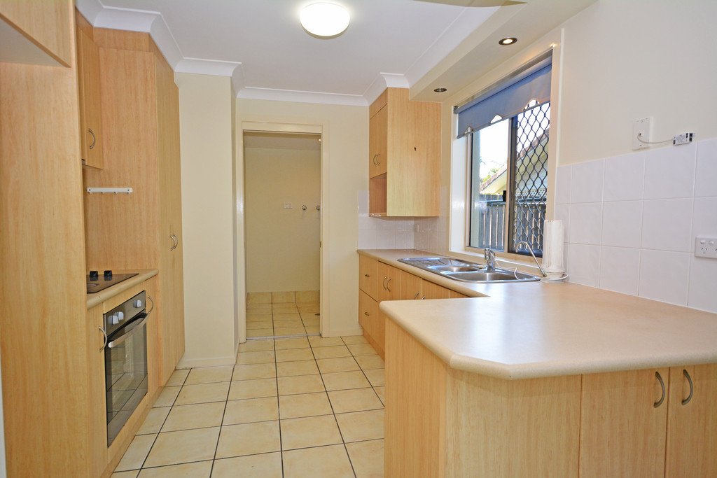 2/ 32 Elanora Avenue POTTSVILLE 2