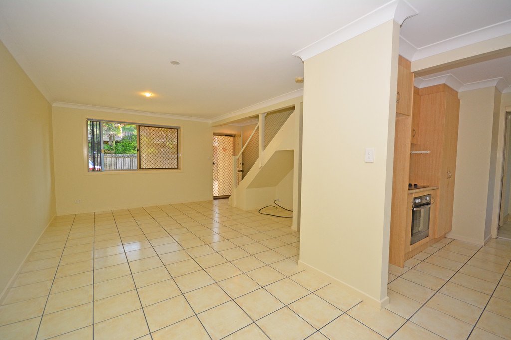 2/ 32 Elanora Avenue POTTSVILLE 3
