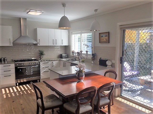 2 / 358 Rau Street EAST ALBURY 3