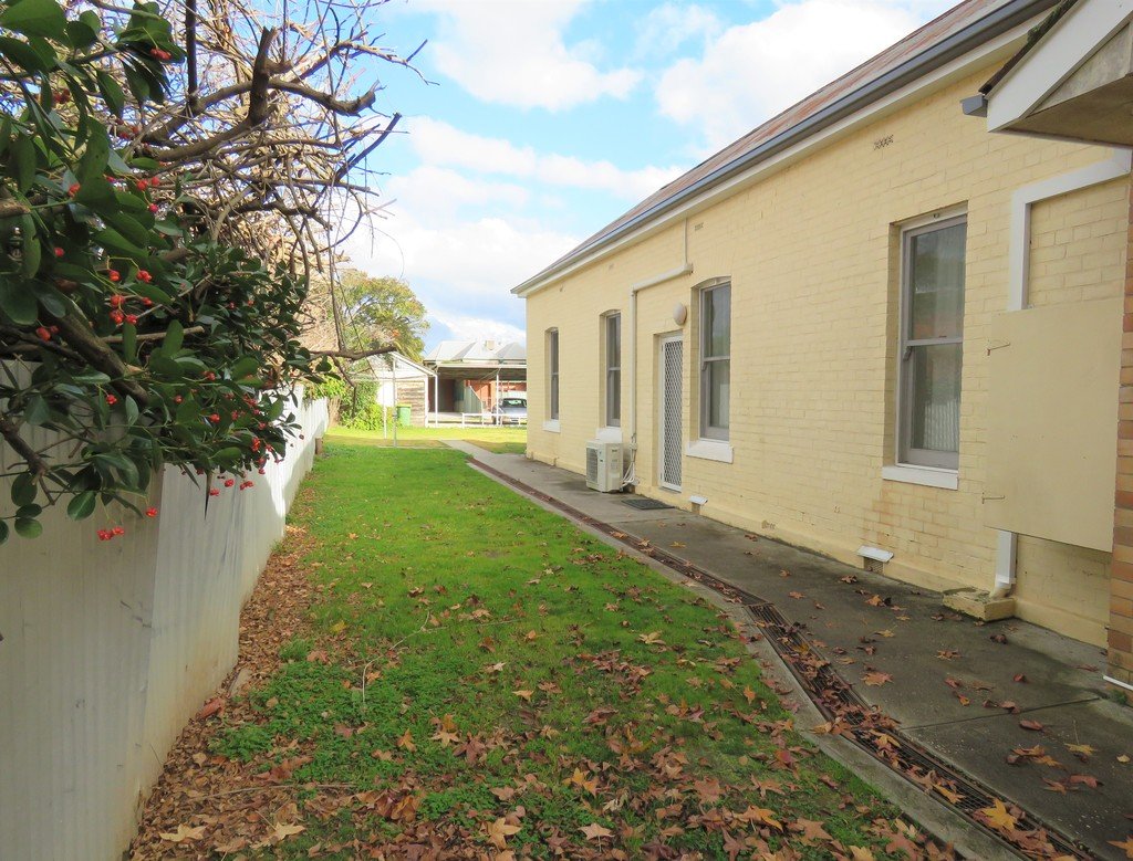 2 / 365 Rau Street EAST ALBURY 5