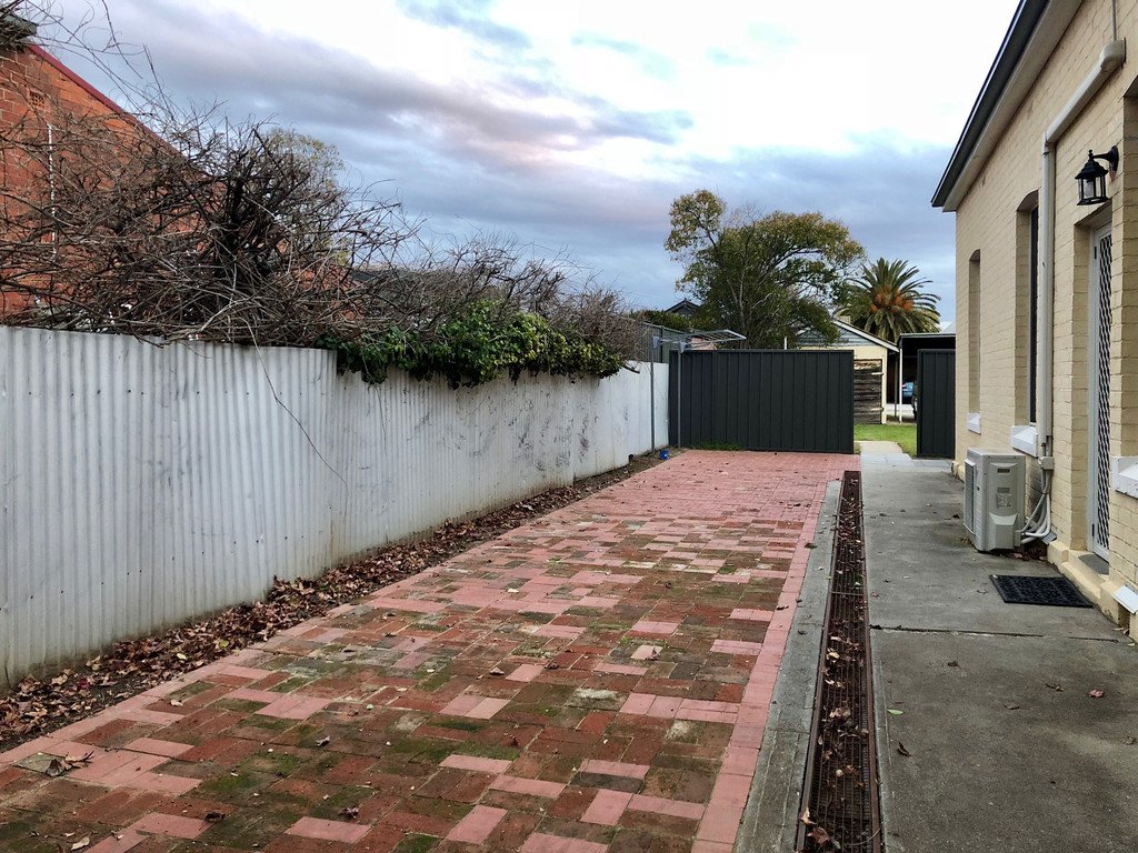 2 / 365 Rau Street EAST ALBURY 5