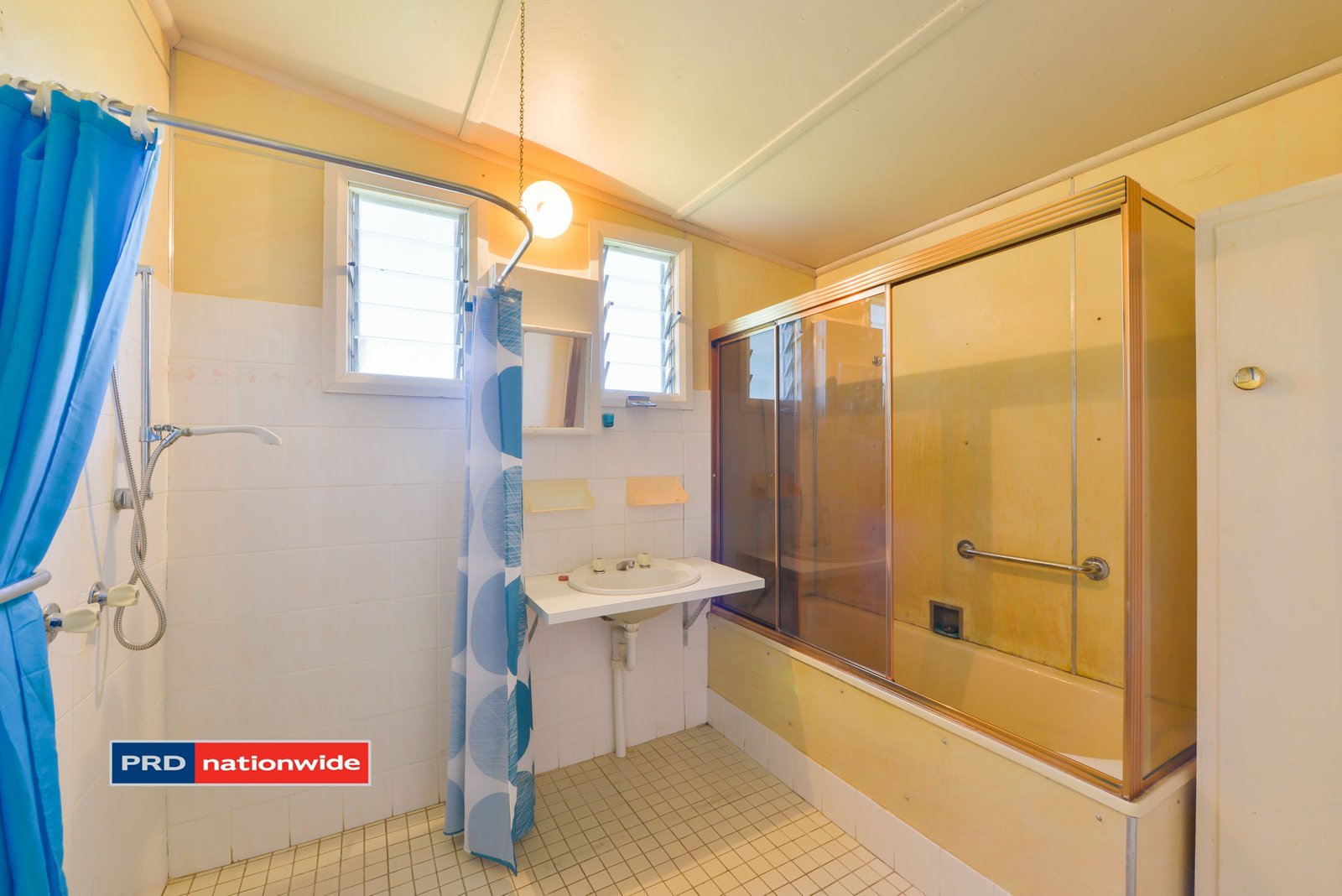 2 - 4 Edward Street MOONBI 18