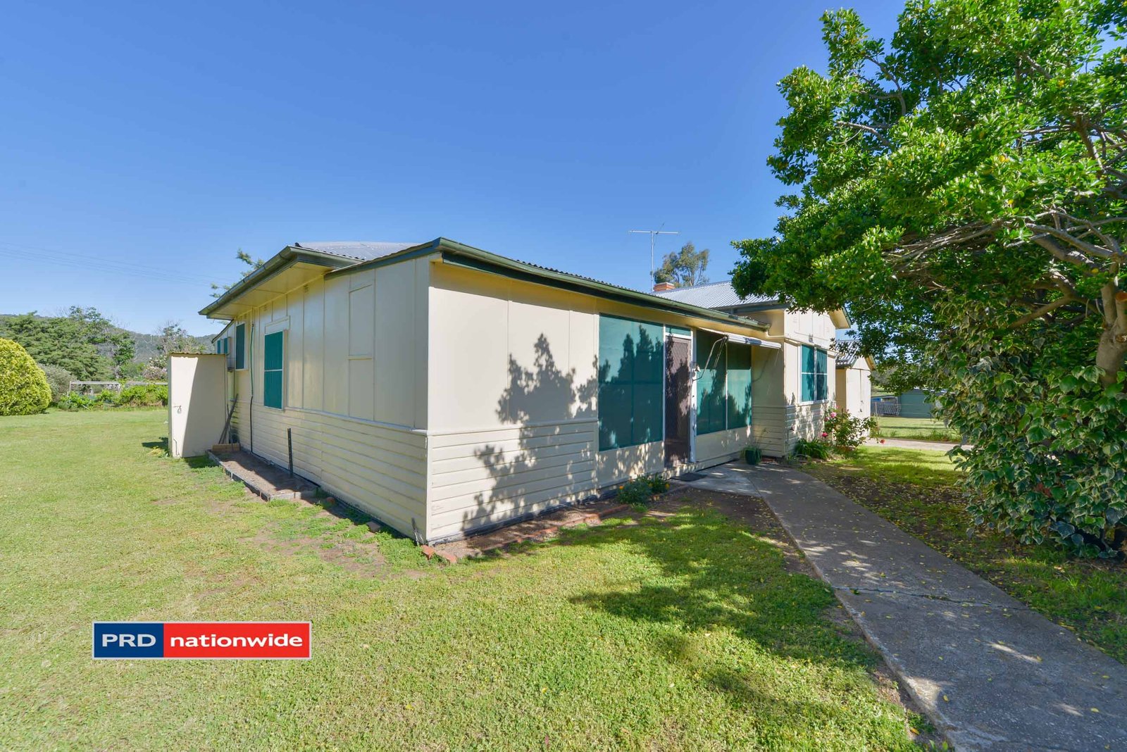 2 - 4 Edward Street MOONBI 19