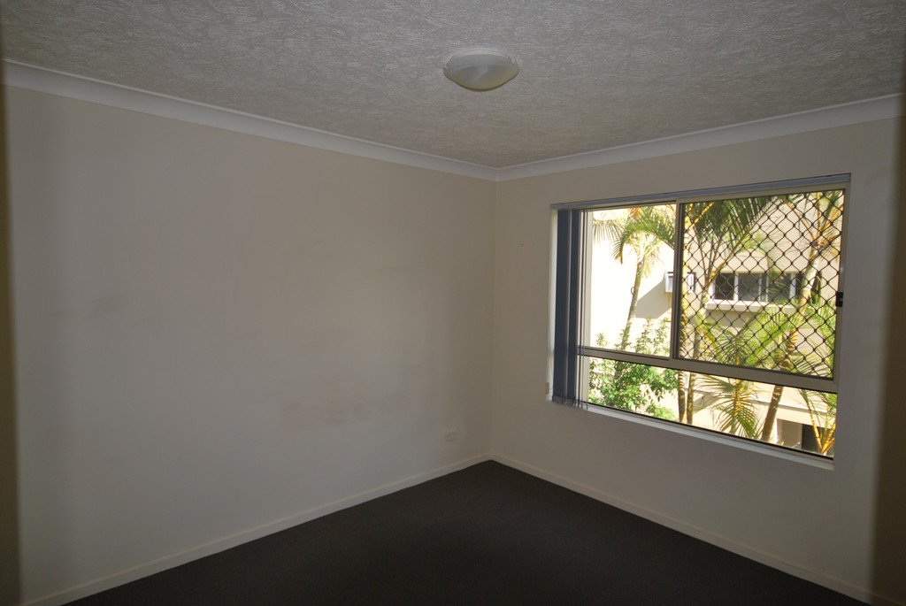 2-4 Mountain View Avenue MIAMI 6