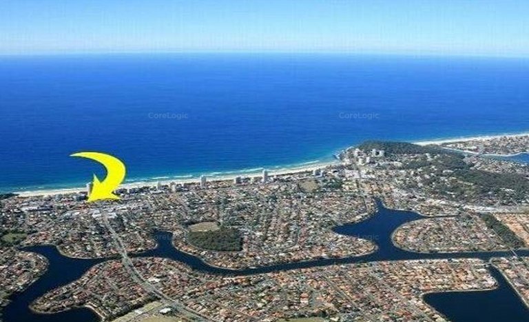 2-4 Mountain View Avenue MIAMI 9