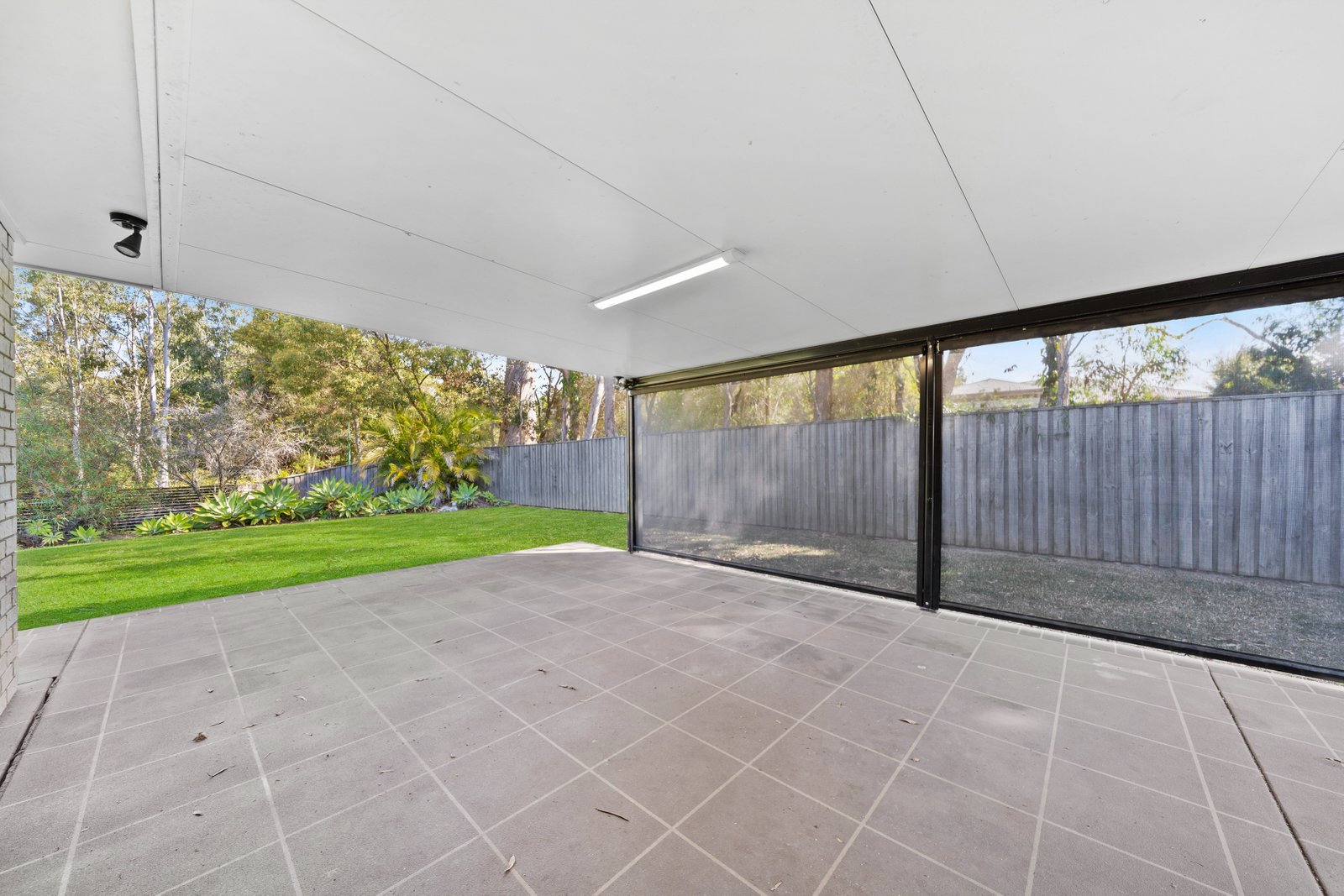 2 ACER Place REDLAND BAY 8