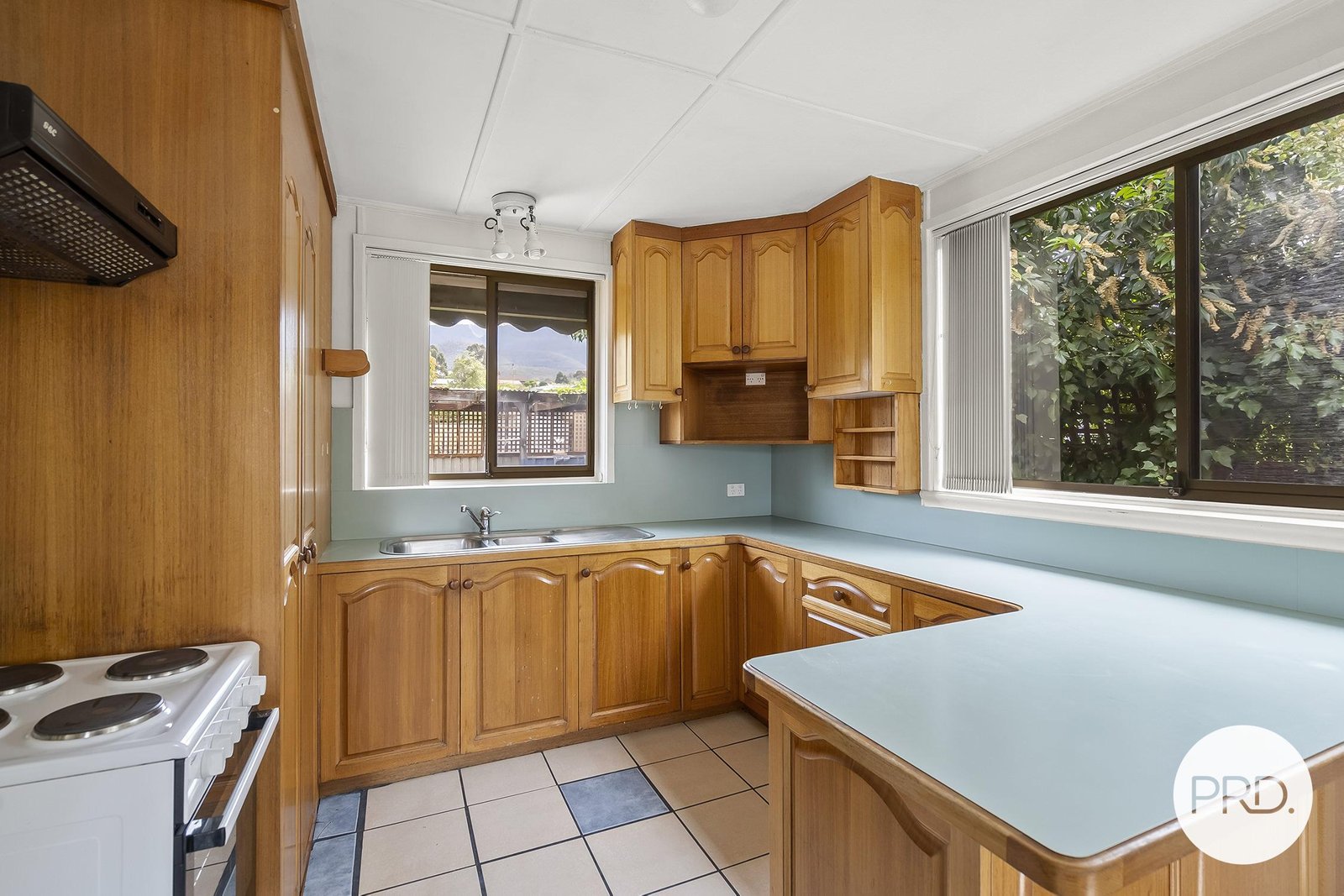 2 Adelphi Road CLAREMONT 4