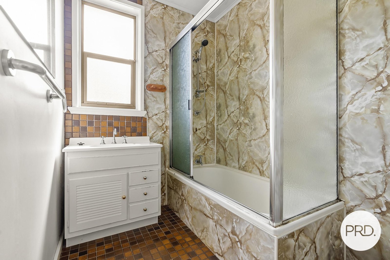 2 Adelphi Road CLAREMONT 5