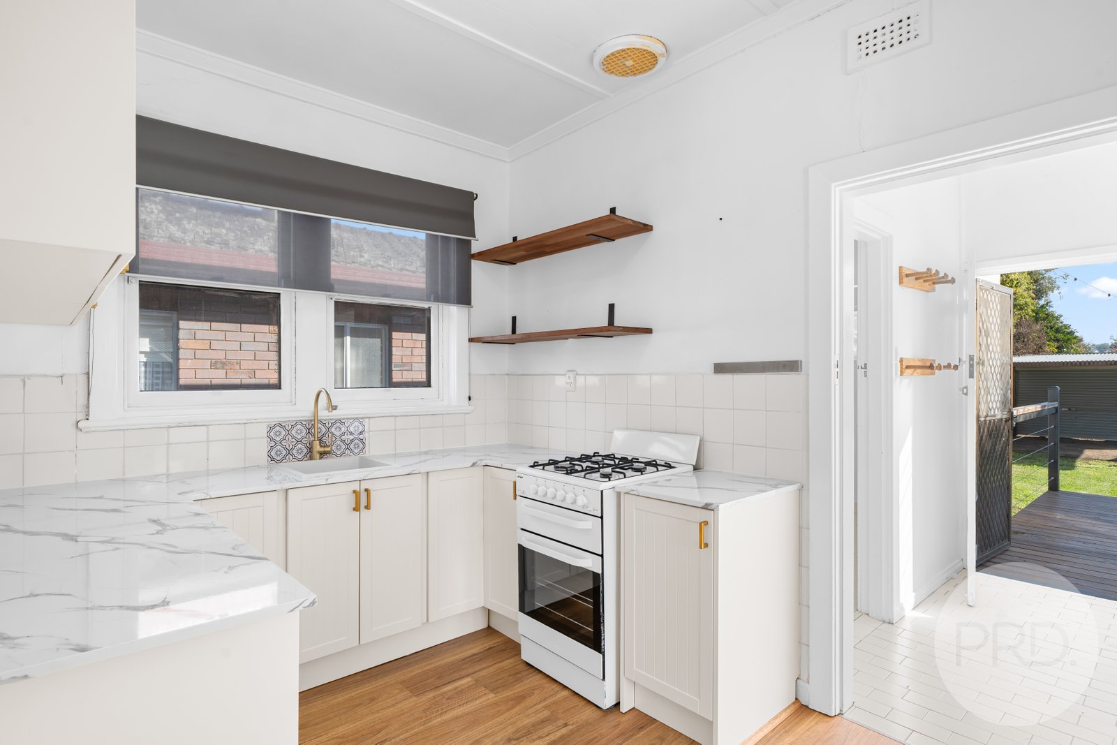 2 Albury Street WAGGA WAGGA 4