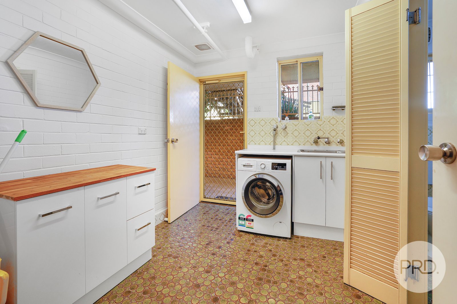 2 Amaroo Road TAMWORTH 7