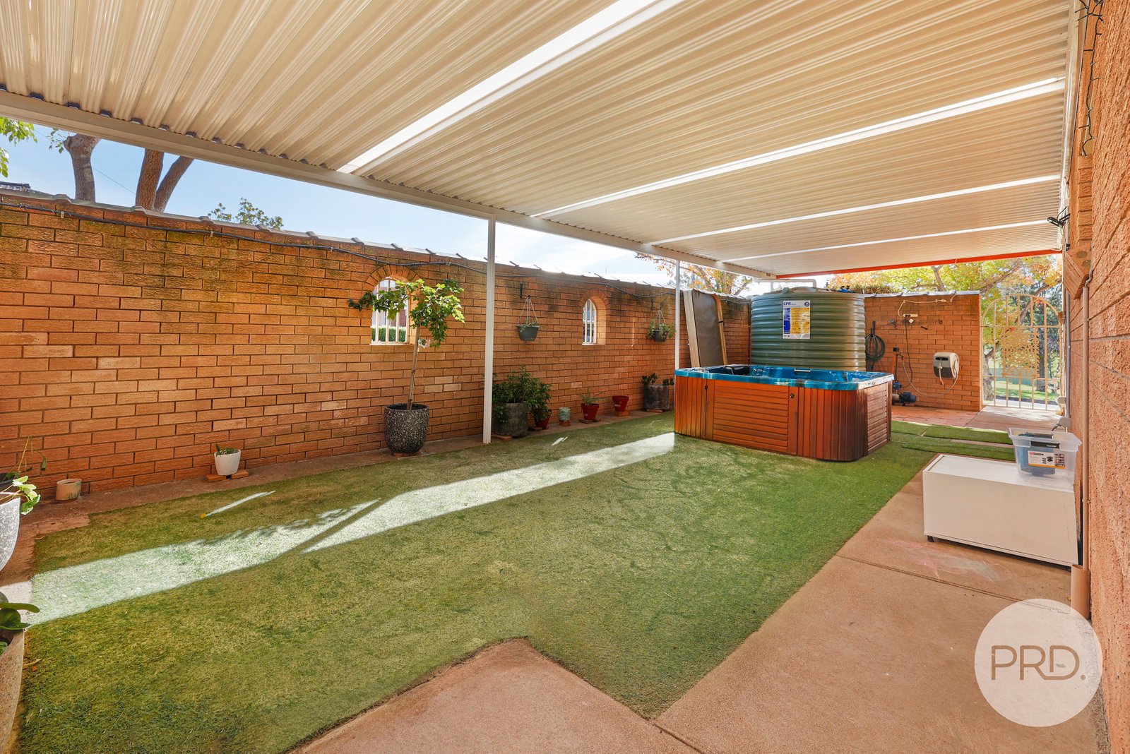 2 Amaroo Road TAMWORTH 24