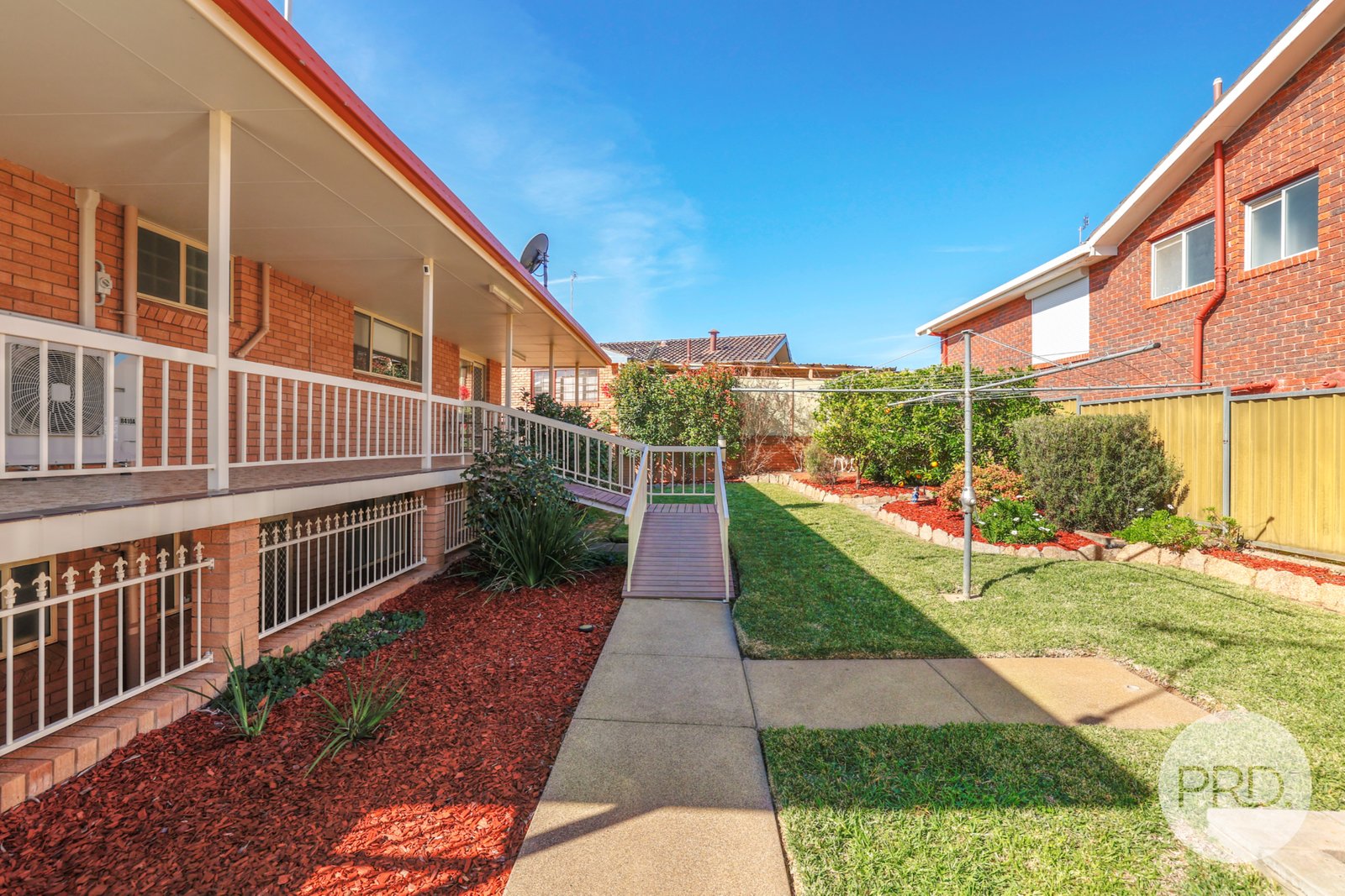 2 Amaroo Road TAMWORTH 27