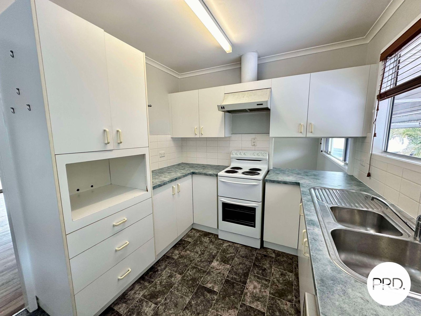 2 AMAROO Street BOYNE ISLAND 3