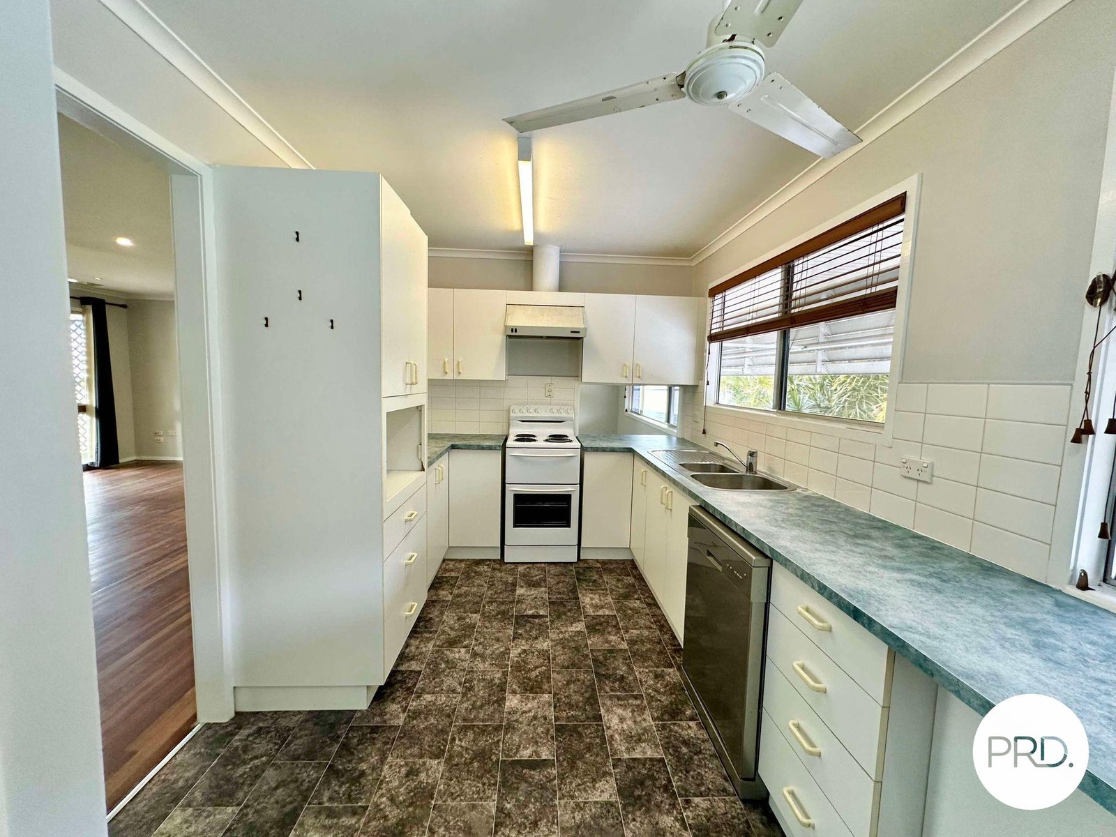 2 AMAROO Street BOYNE ISLAND 4