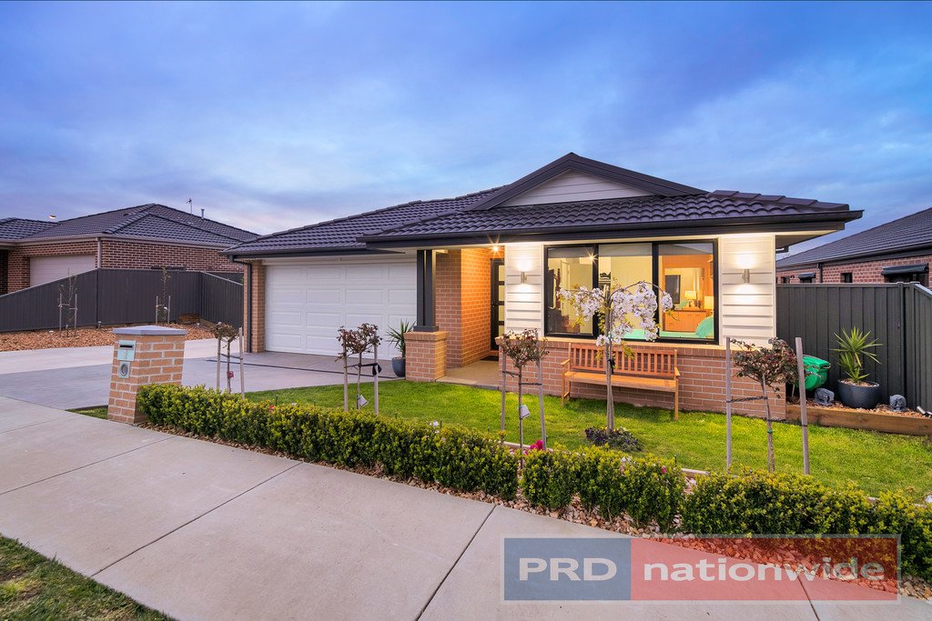 2 Angus Close DELACOMBE 1