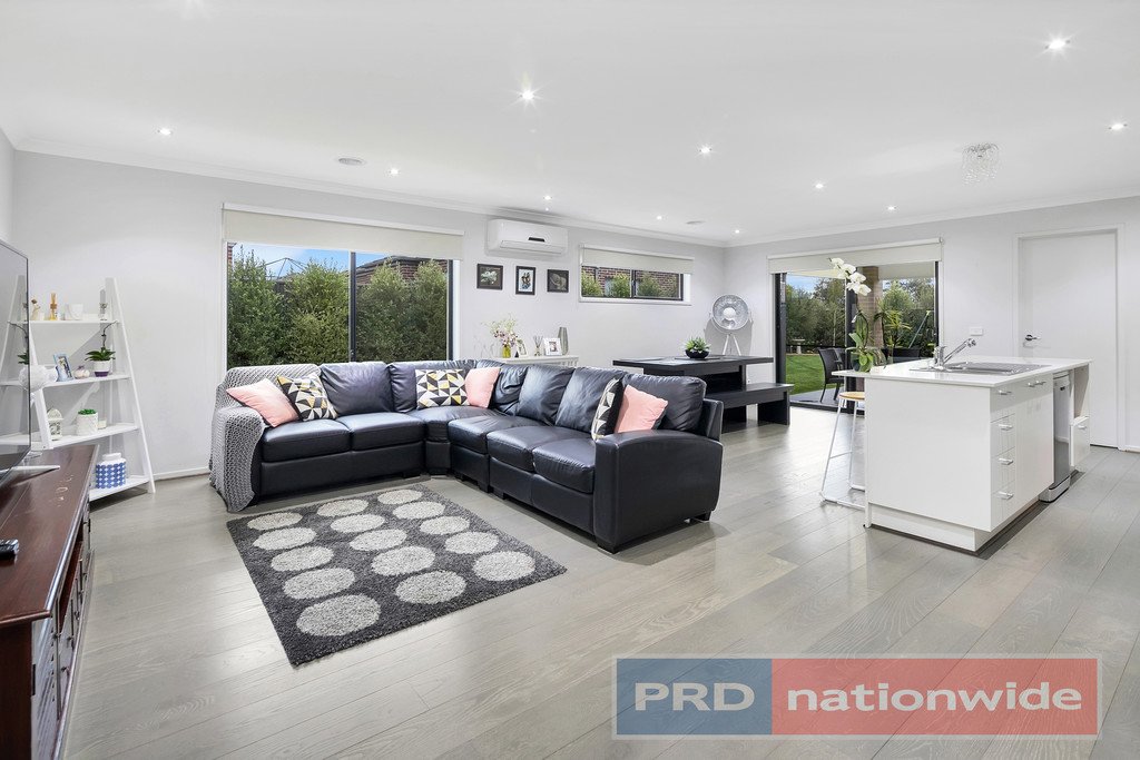 2 Angus Close DELACOMBE 3