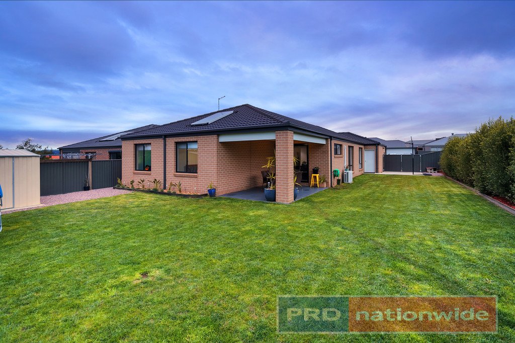 2 Angus Close DELACOMBE 11