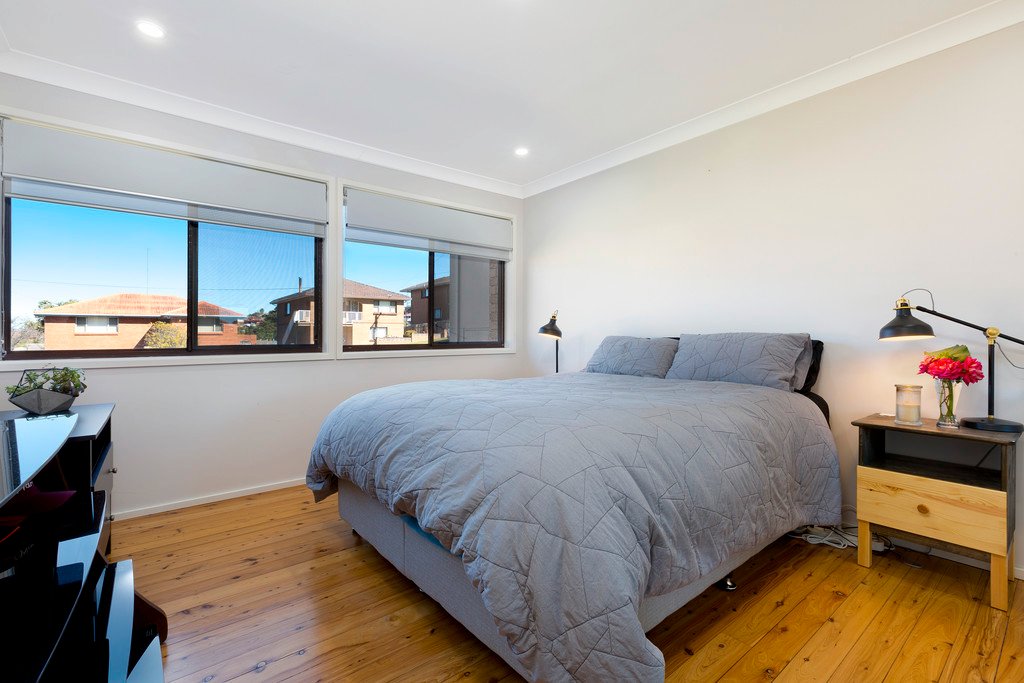 2 Anna Avenue WARRAWONG 4