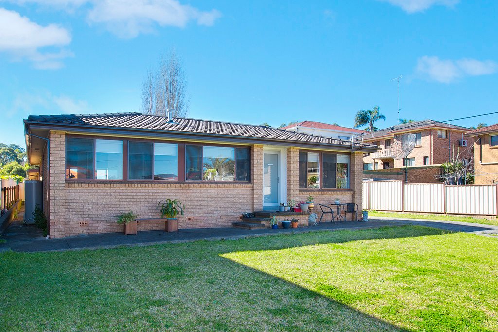 2 Anna Avenue WARRAWONG 5