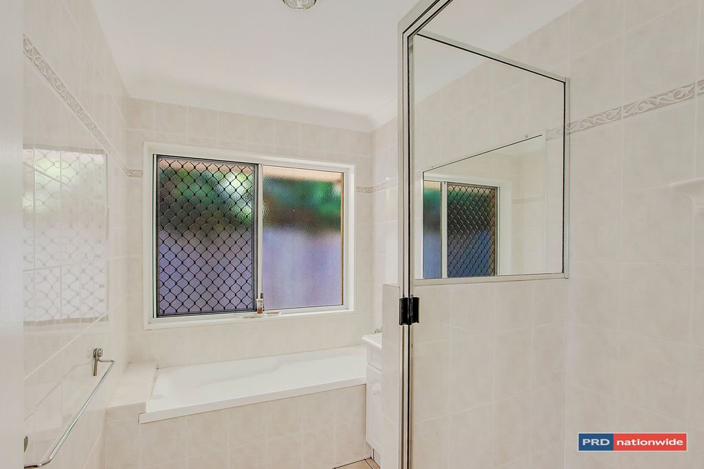 2 Arbury Hill Close BURLEIGH HEADS 11