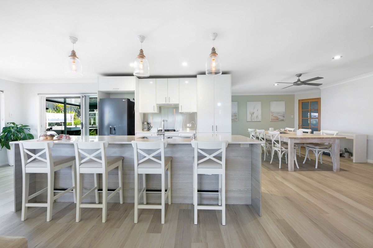 2 Arbury Hill Close Burleigh Heads 5