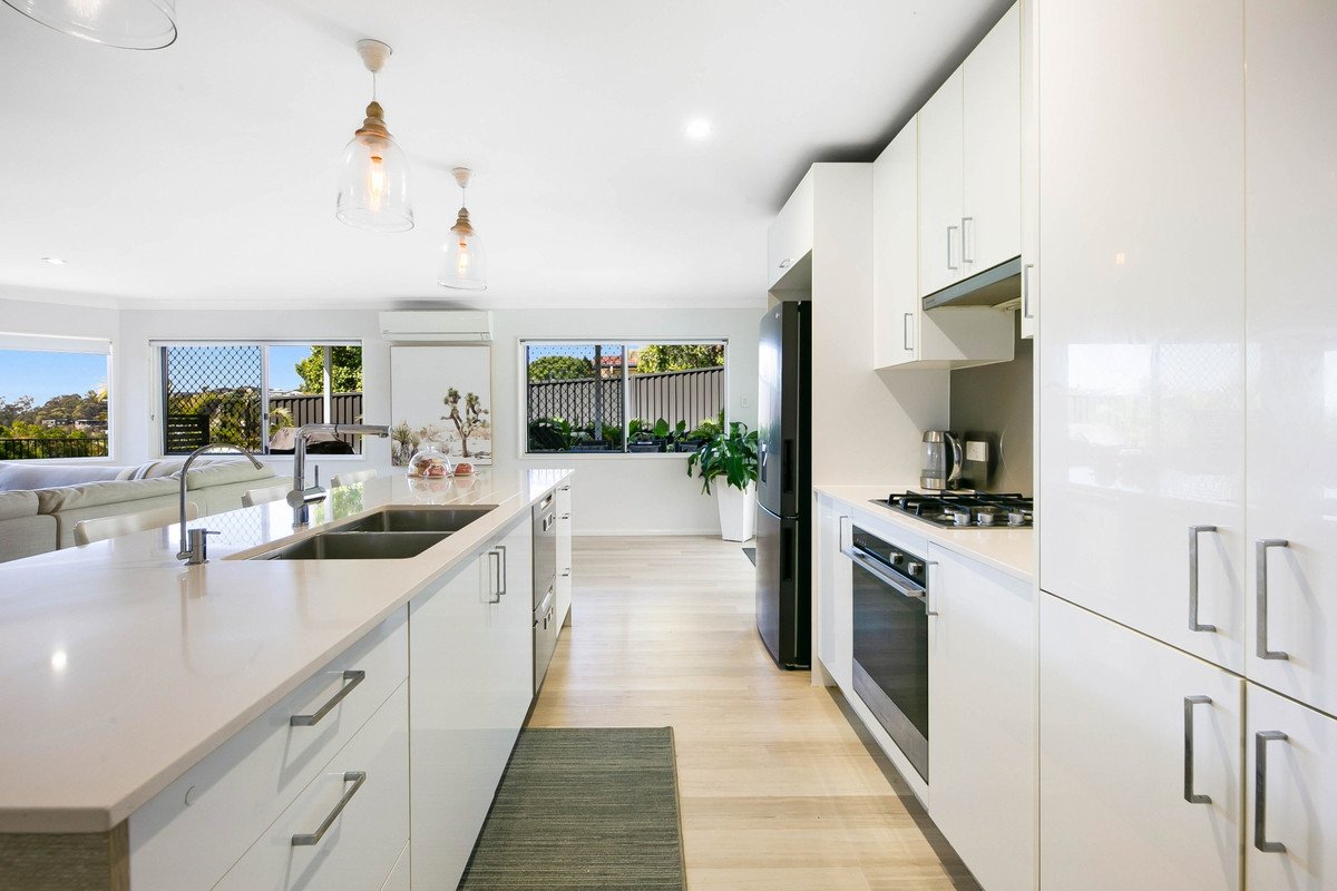 2 Arbury Hill Close Burleigh Heads 6