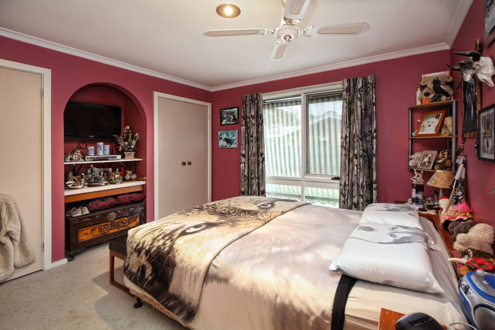 Real Estate and Property in 2 Arnold Court, Woodend, VIC