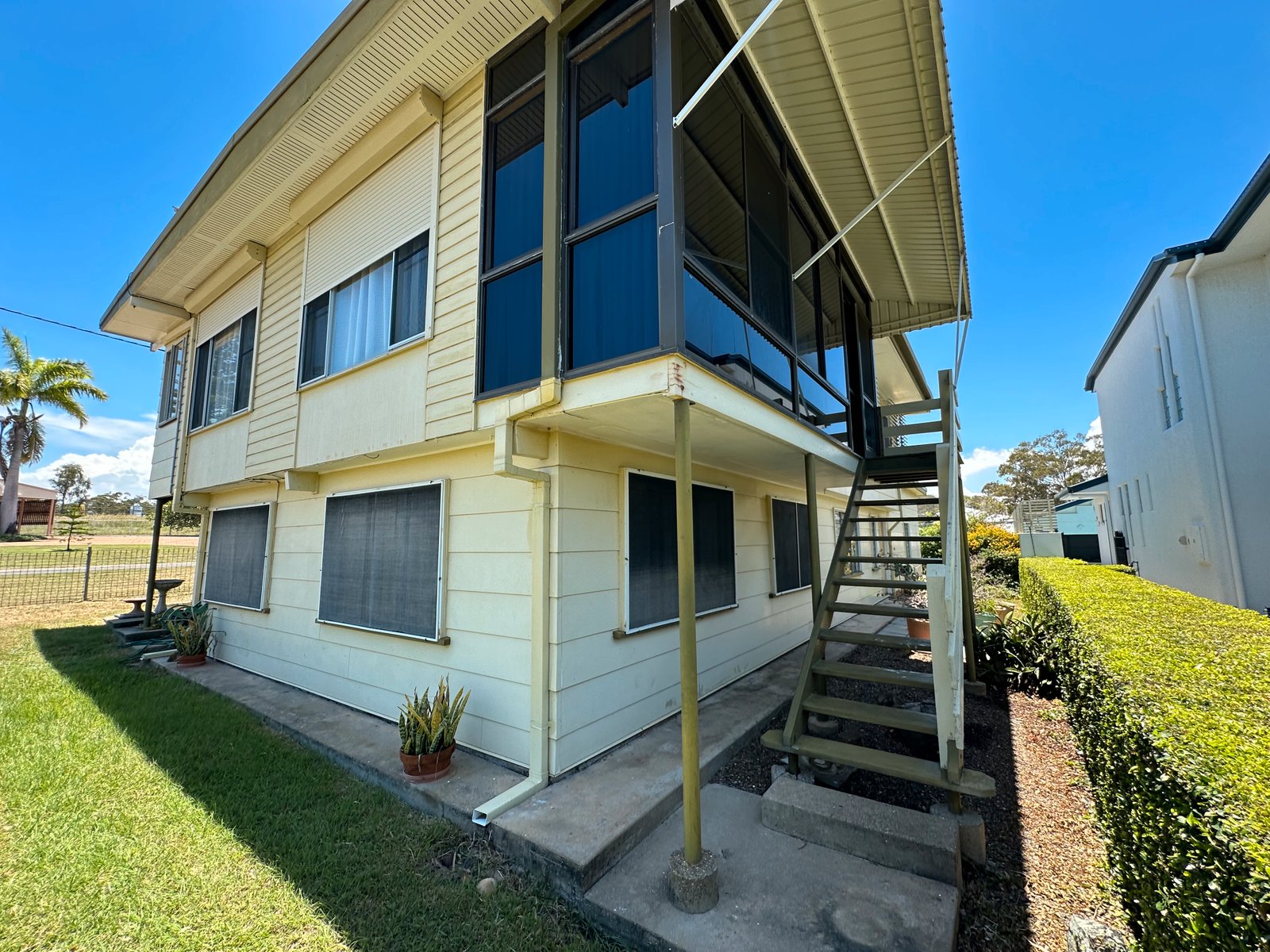 2 Arthur Street BOYNE ISLAND 17