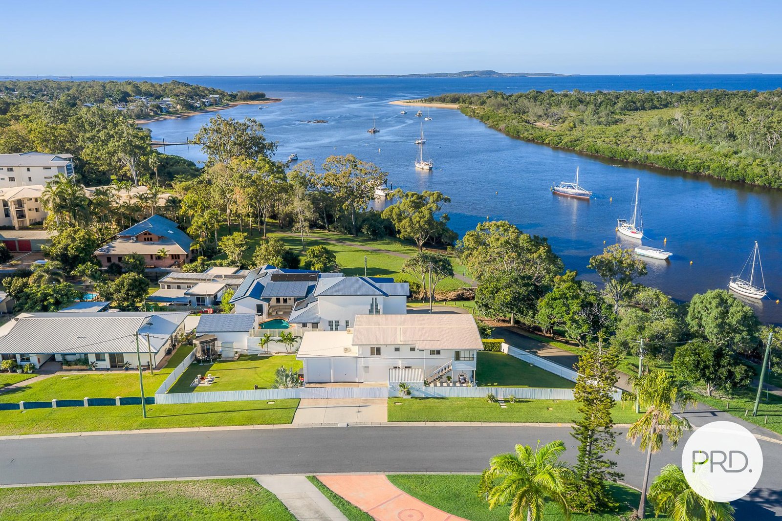 2 Arthur Street BOYNE ISLAND 27