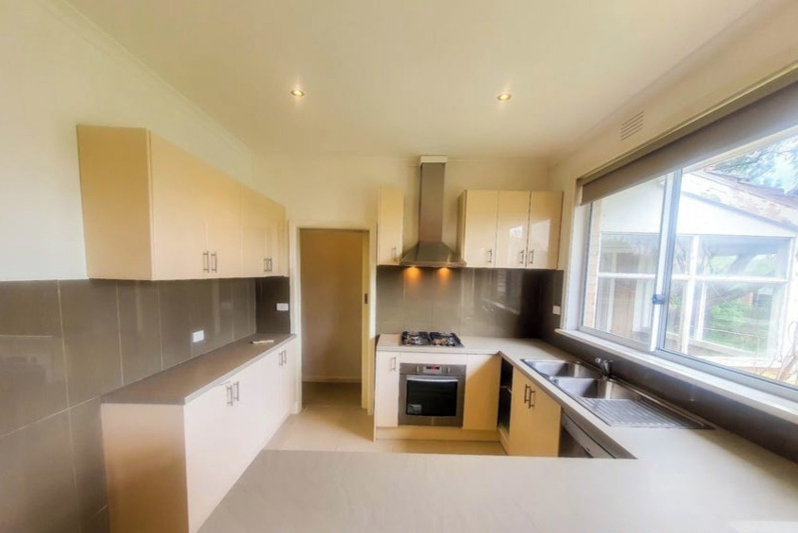 Gallery: 2 Aster Court