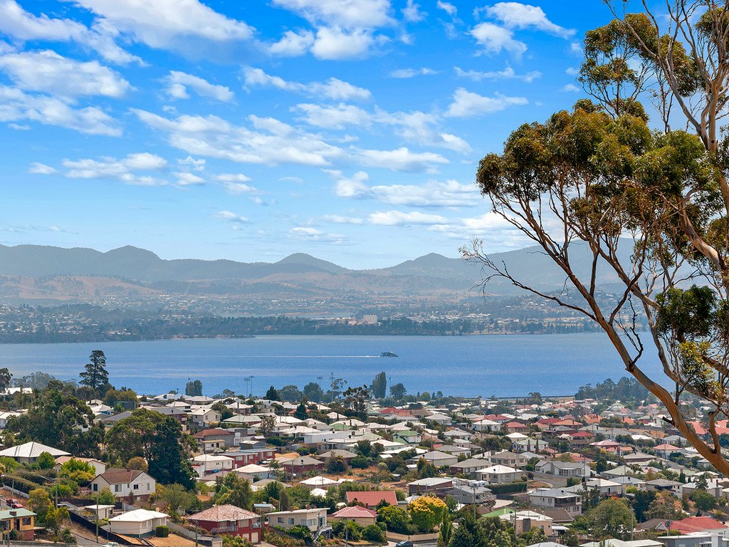 2 Atherton Avenue WEST MOONAH 3