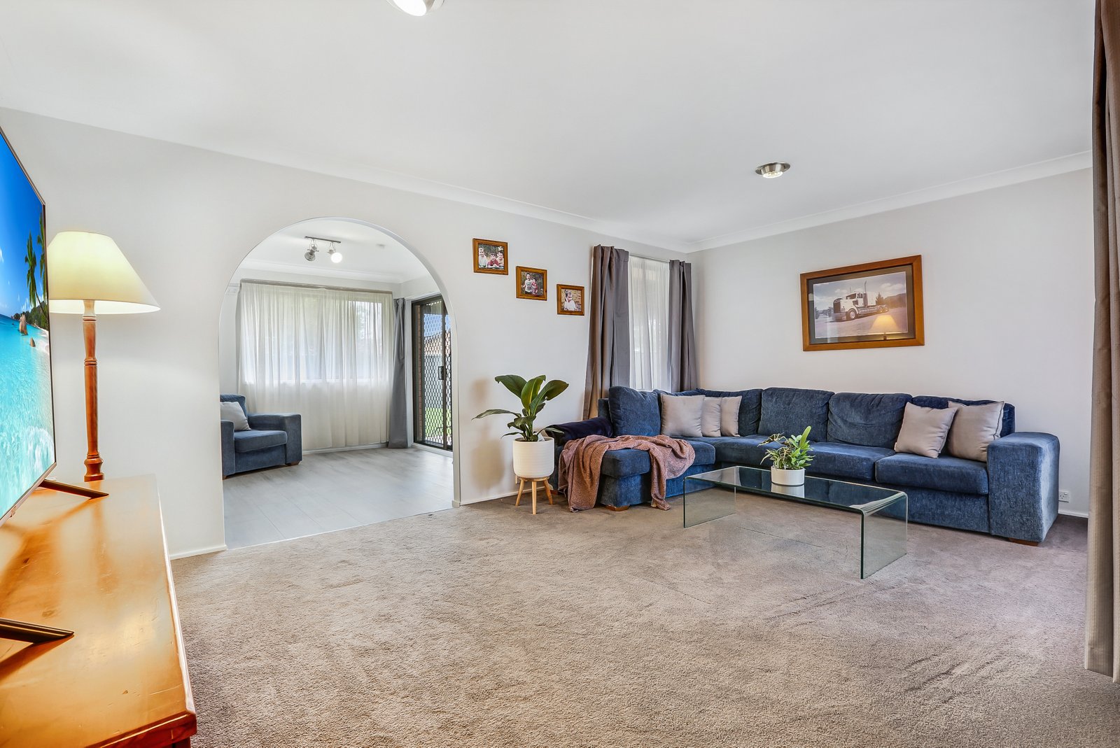 2 Ballantine Place HORSLEY 4