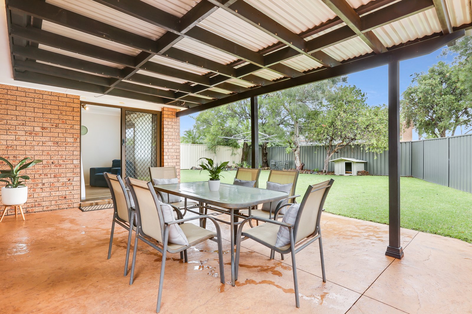 2 Ballantine Place HORSLEY 7