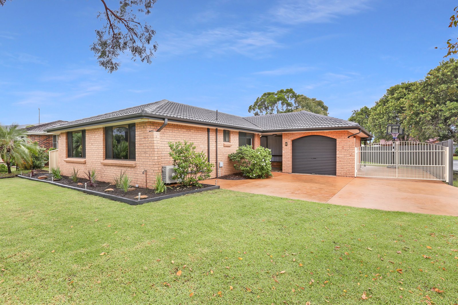 2 Ballantine Place HORSLEY 8