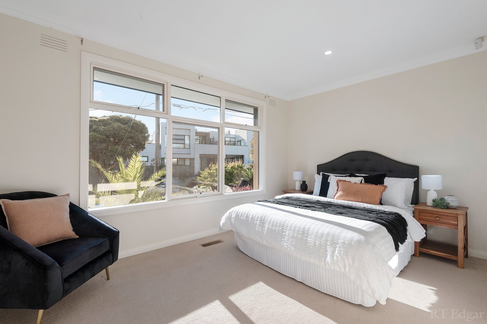 Real Estate and Property in 2 Banool Quadrant, Doncaster East, VIC