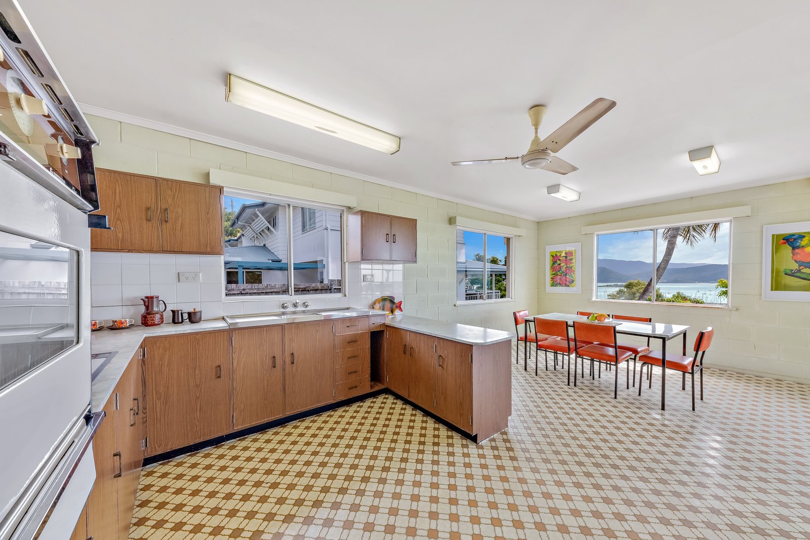 2 Begley Street AIRLIE BEACH 6