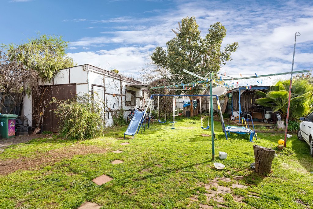 2 Bennett Street ASHMONT 6