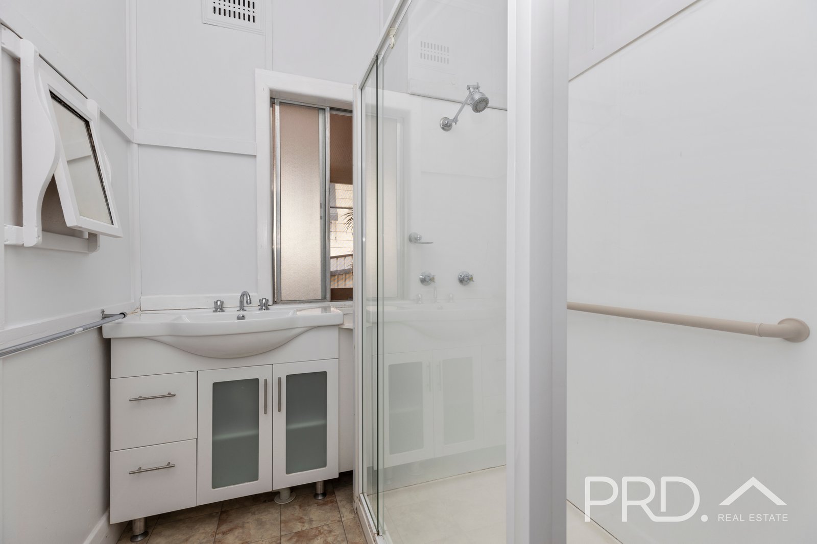 2 Birch Street BATLOW 7