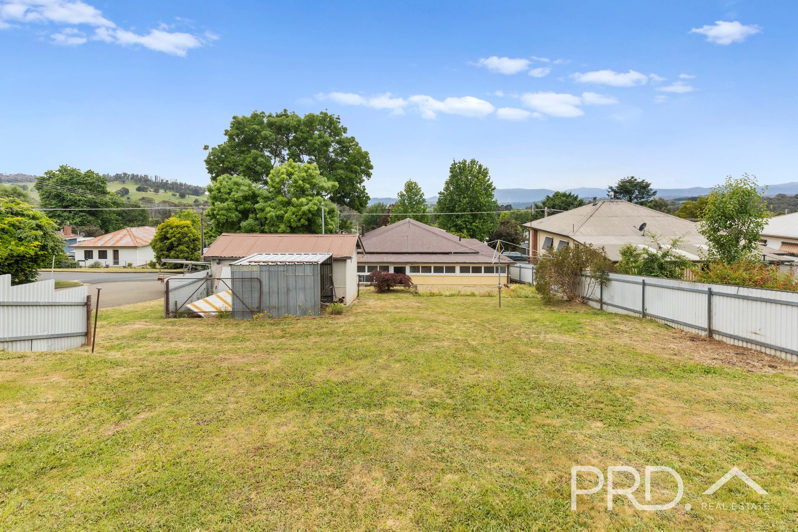 2 Birch Street BATLOW 11