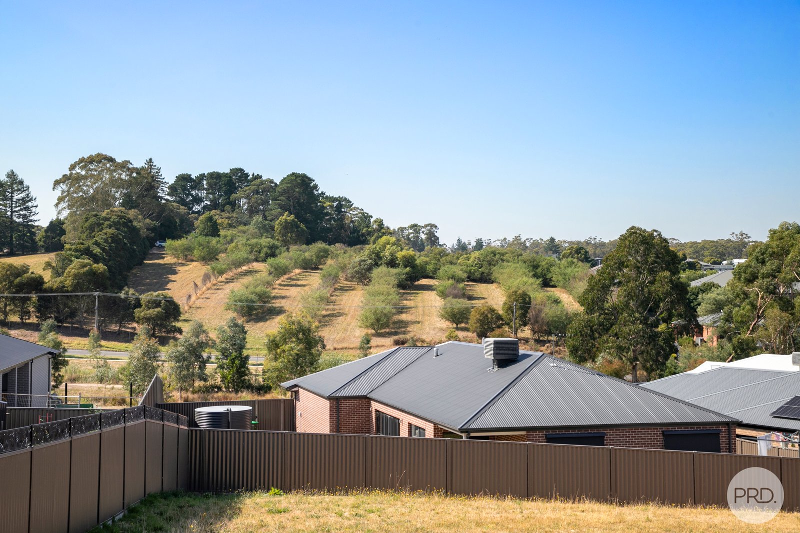 2 Bismark Court BROWN HILL 4