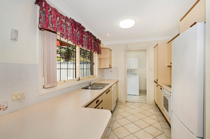 2 Blackbutt Crescent LAURIETON 3
