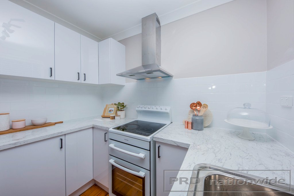 2 Blackley Avenue TENAMBIT 12