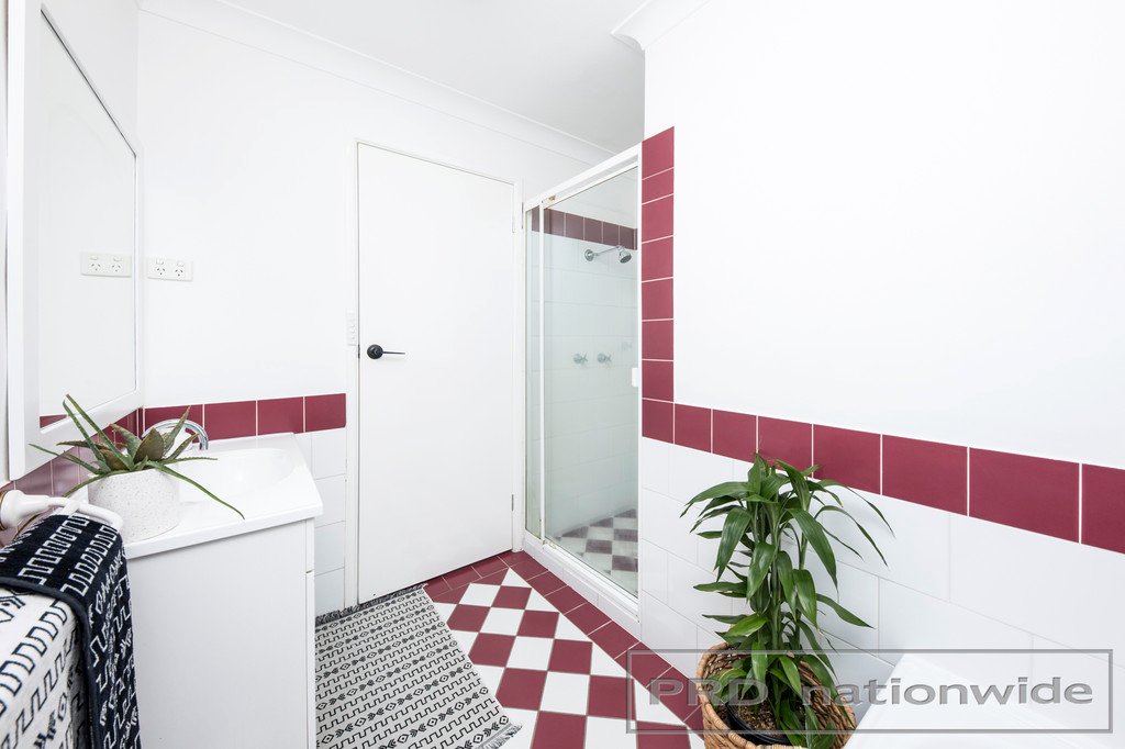 2 Blackley Avenue TENAMBIT 20