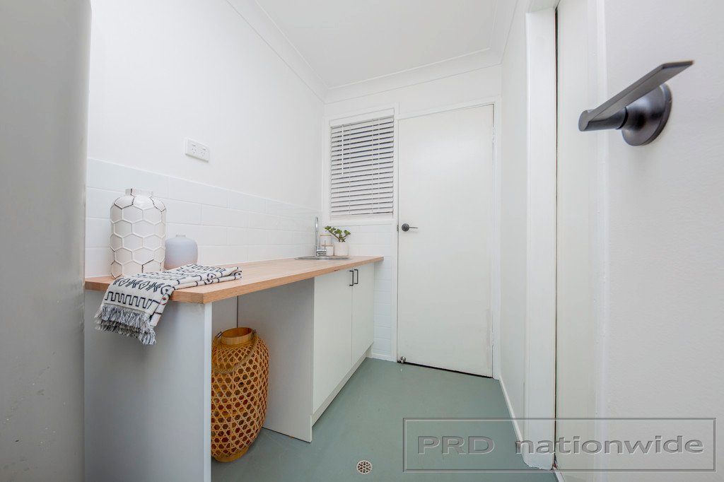 2 Blackley Avenue TENAMBIT 22