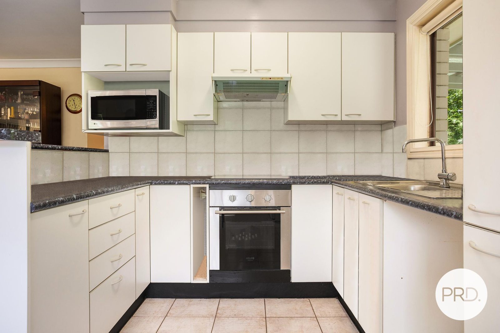 2 Blaxland Avenue MOLENDINAR 3