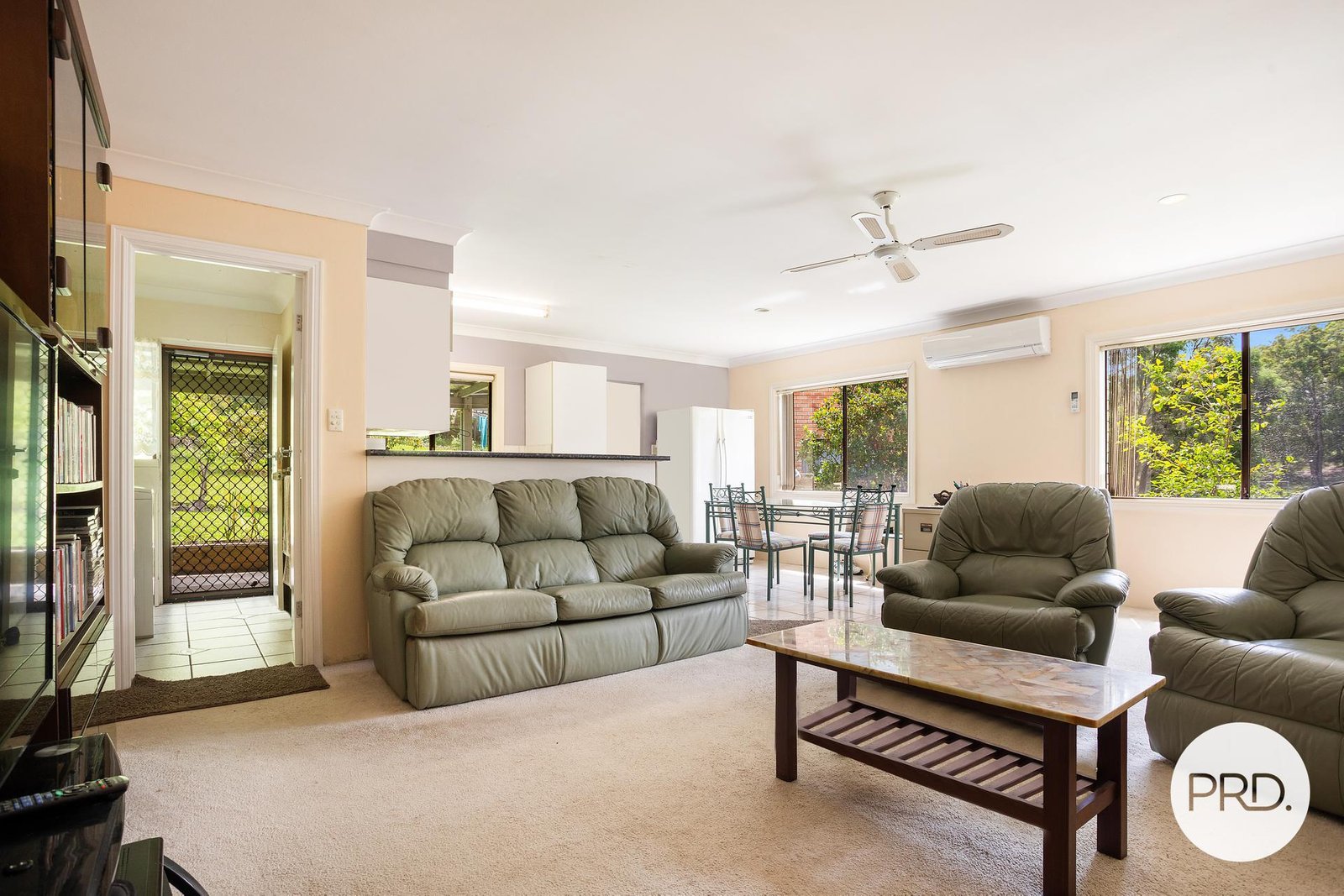2 Blaxland Avenue MOLENDINAR 6